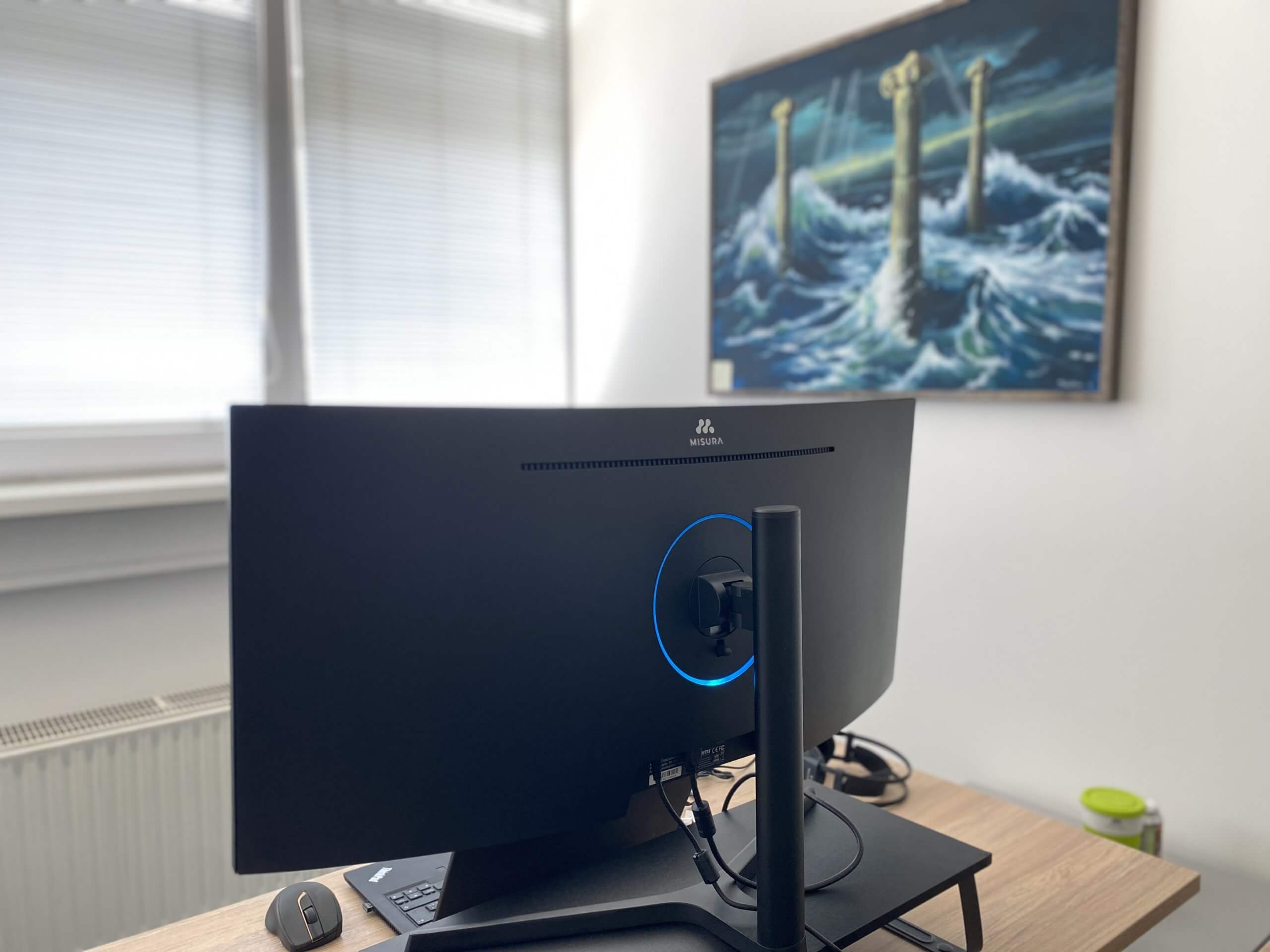 MISURA curved monitors
